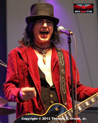 LA Guns Phil 2013